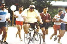 HM KING TAUFA AHAU TUPOU IV FAHRRAD 007